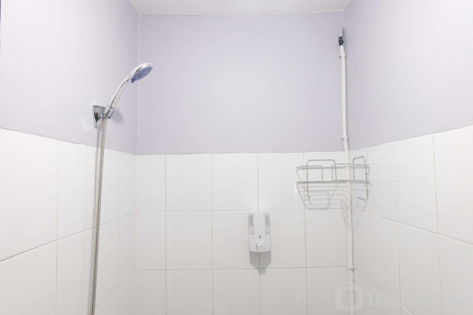 Minimalist At Grand Afrika By Travelio Apartemen